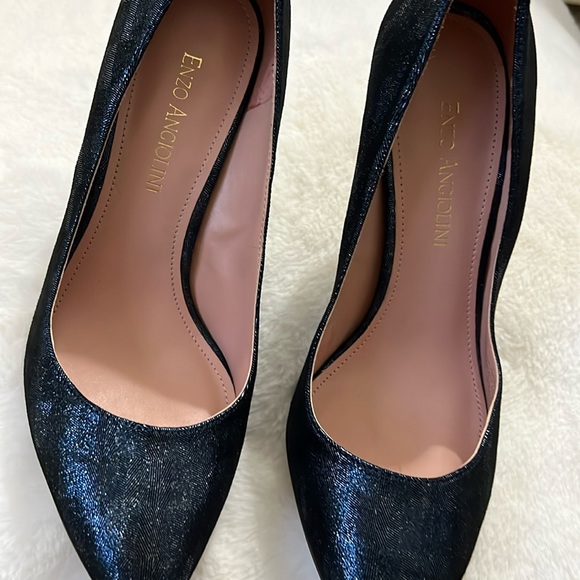 Like new very dark navy classy luxury heels for any kind of event! - Picture 3 of 3